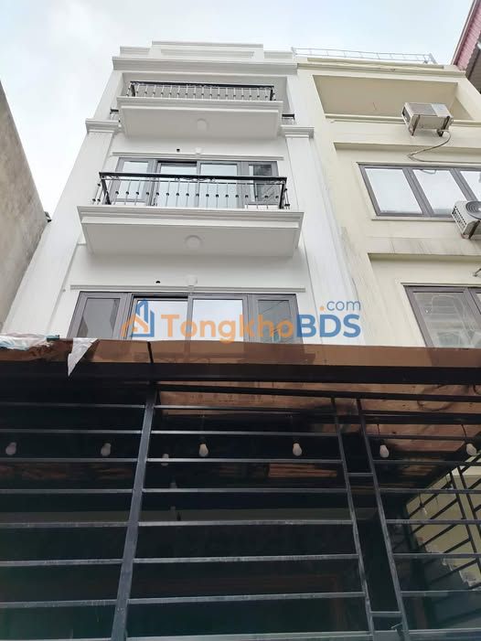 Nhà Ngọc Thụy 50m² 4 Tầng - Ô tô đỗ cửa, Giá 9 Tỷ