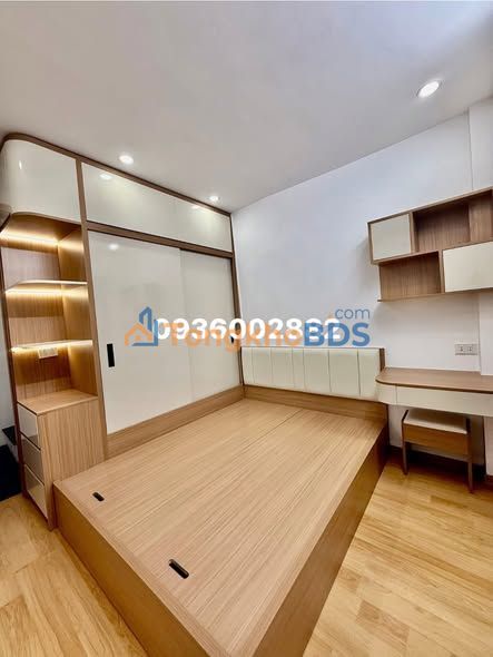 Bán nhà 6 tầng Phường Bưởi, Ba Đình - 33m², 4 Ngủ, Sổ Đỏ Sẵn Sàng