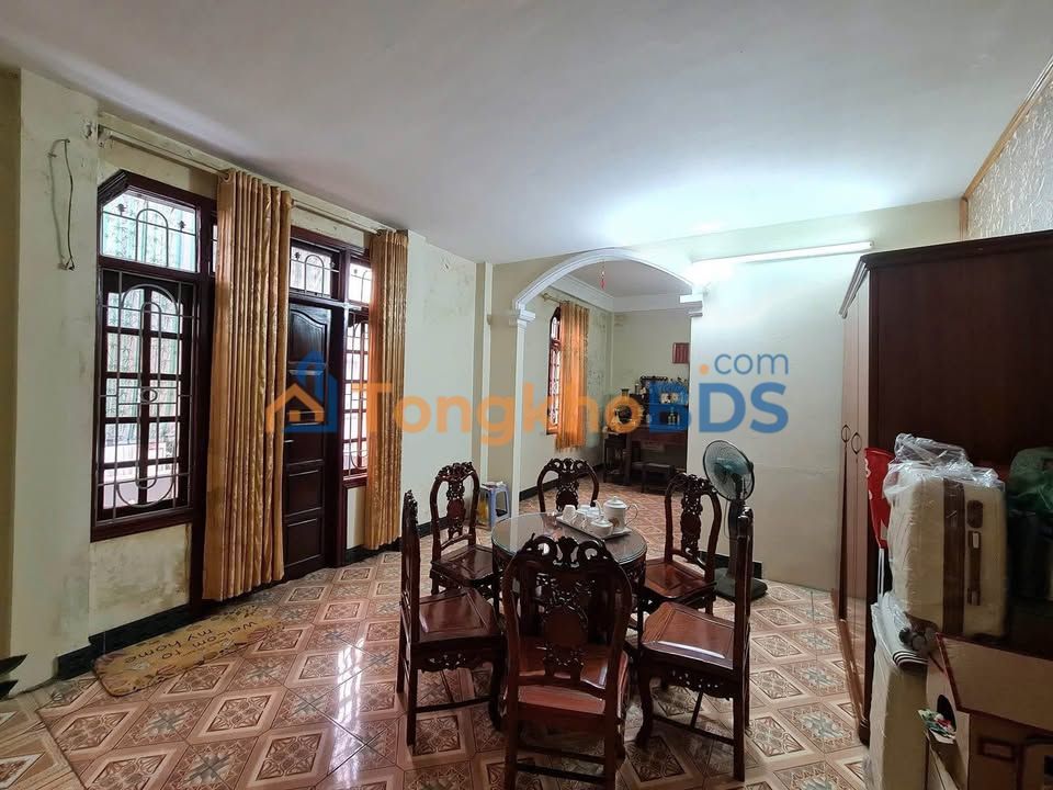 Nhà phố 21m² 4 tầng, mặt tiền 5.5m - Sổ đỏ chính chủ, 5 phút ra Hồ Gươm