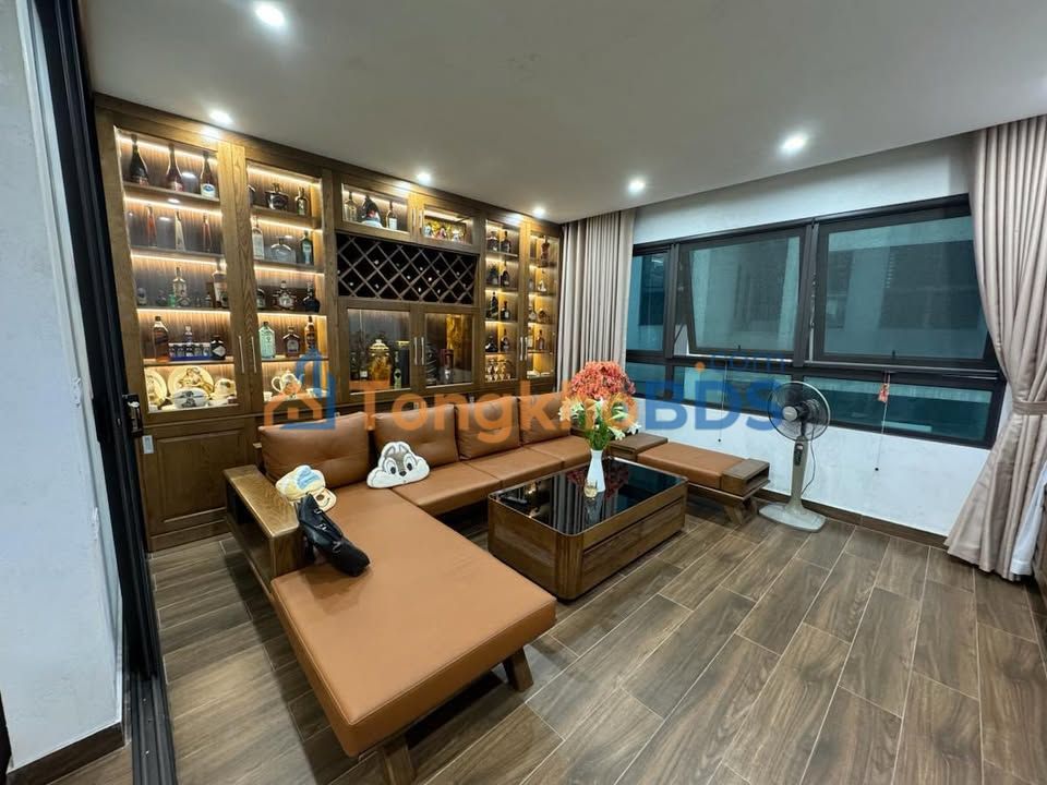 Nhà Phố Cầu Giấy 55m² - Ô Tô Đỗ Cửa - Kinh Doanh Đỉnh Cao