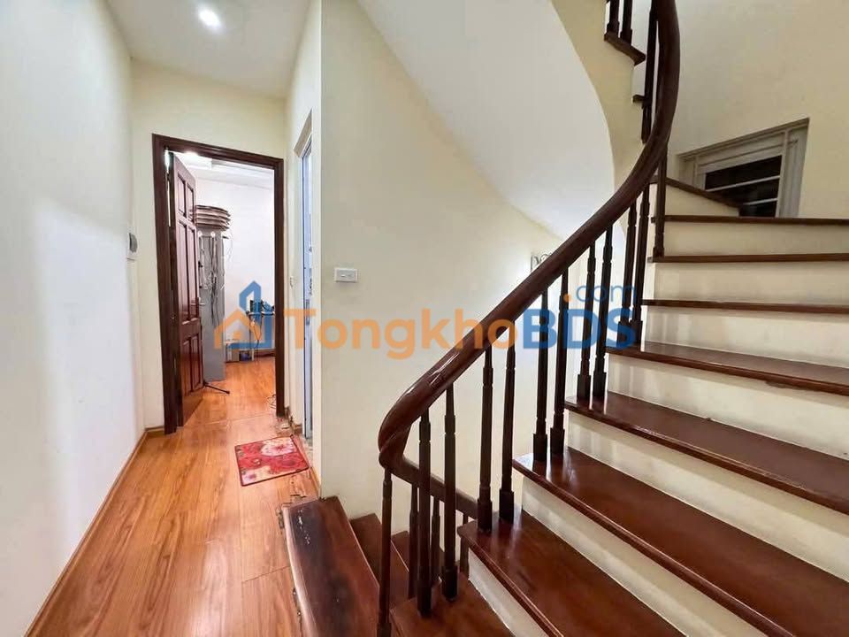 Nhà phố Pháo Đài Láng 39m2 10,6 tỷ - Mặt tiền kinh doanh