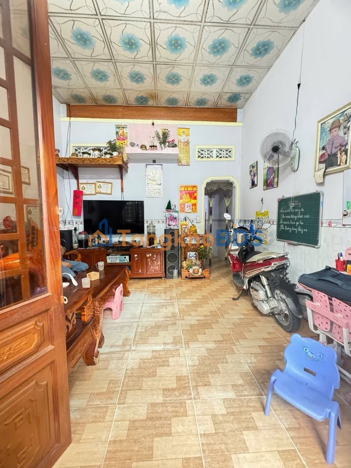 Nhà Sổ Chung Dĩ An 50m² - 3PN - 1.38 Tỷ - Xe Hơi Vào Tận Nhà