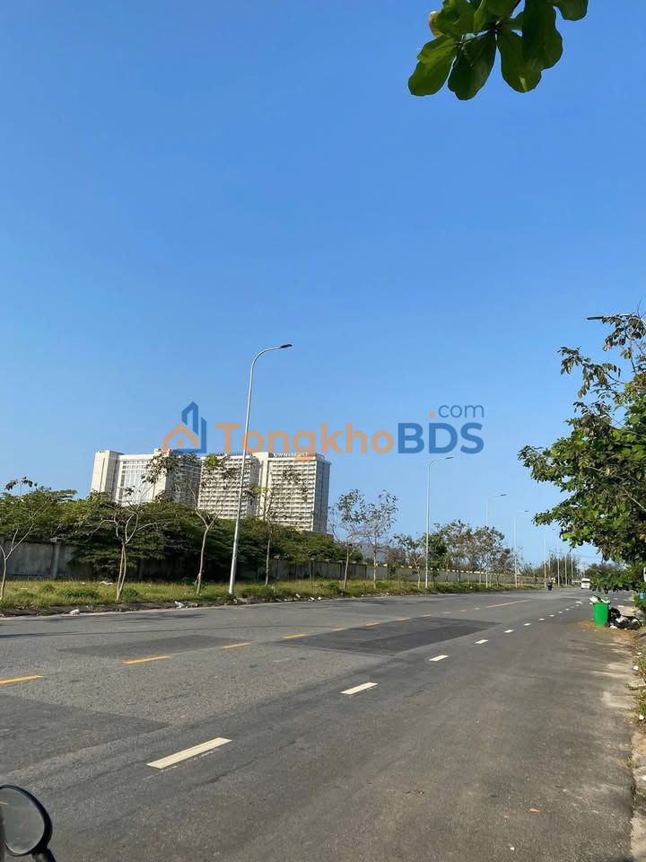 Nhà 2 Tầng Mặt Tiền Nguyễn Đức Thuận, Sơn Trà - 180m², Sát Biển, Đối Diện Sân Bay Nước Mặn