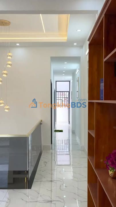 Nhà Trệt Lửng Lầu 72m² Cần Thơ - 3PN, Ô Tô Tới Nhà, Cạnh Vincom Hùng Vương