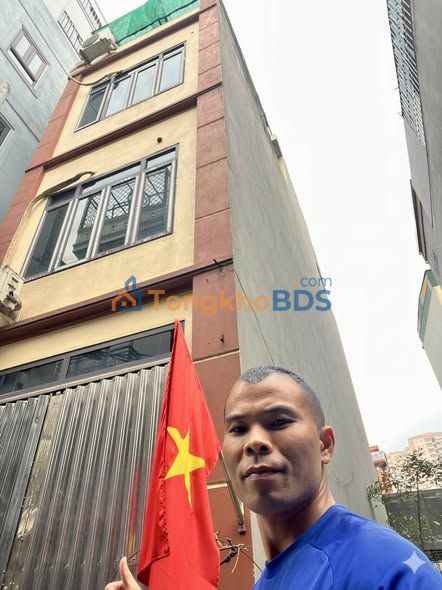 Nhà 40m² Cự Khối, Long Biên - Ngõ Ô Tô Thông, 4PN - 8 Tỷ