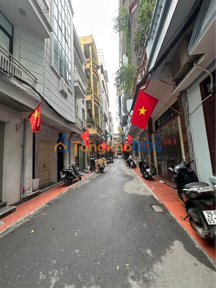 Bán đất tặng nhà 2 tầng MT 4.5m Nguyễn Hoàng, Ba Đình - 15.x Tỷ