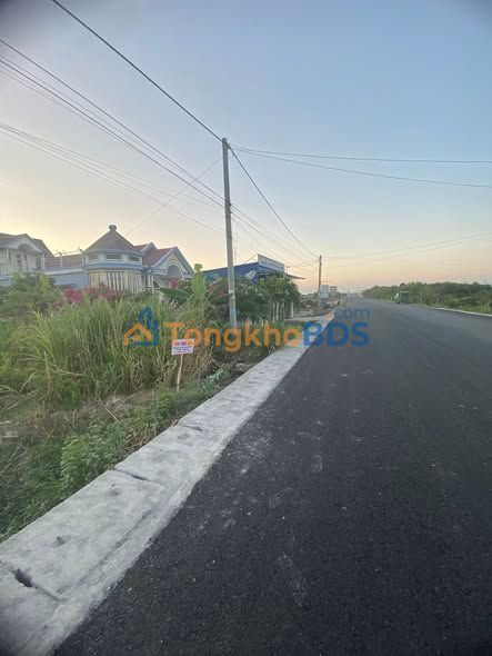 Cho thuê đất 500m² mặt tiền đường nhựa 14m, Phường Láng Tròn, Giá Rai - Kinh doanh đa ngành