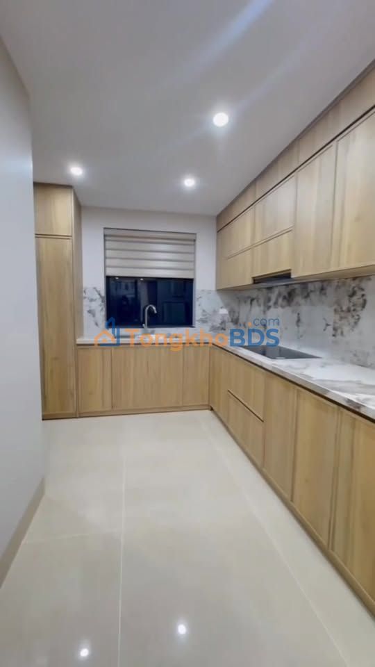 Nhà Phố Việt Hưng 70m² - Ngõ Ô Tô, 12.7 Tỷ - Sẵn Sàng Ở Ngay