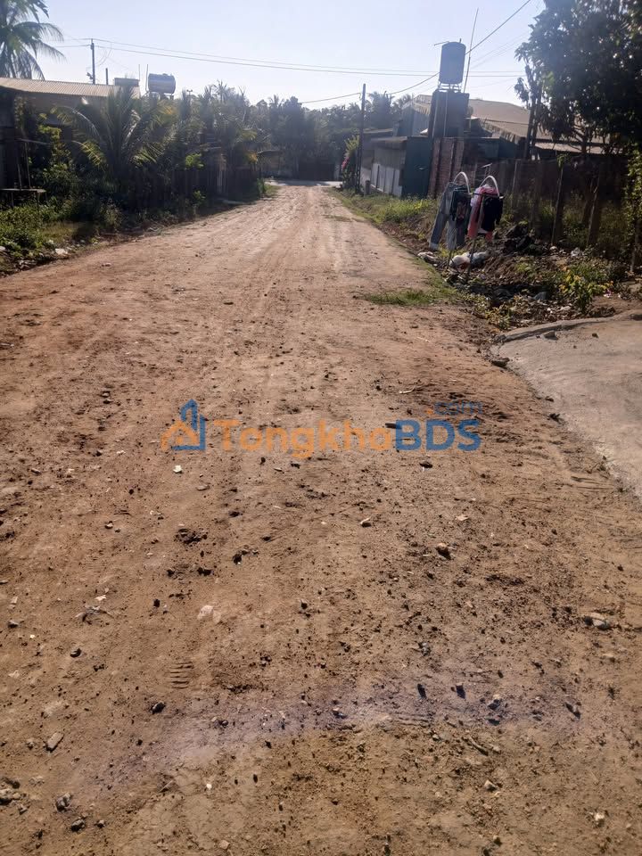 Nhà Đất Thị Trấn Ea Knốp 400m² - Sẵn Nhà Ở, Giá 1 Tỷ