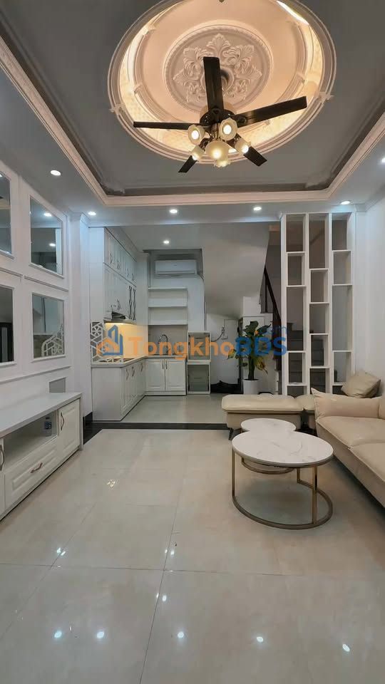 Nhà Pháo Đài Láng 31m² 5 Tầng 9.9 Tỷ - Lô Góc Thoáng Sáng