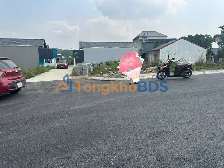 Đất Lô Góc 2 Mặt Tiền Bãi Dài, Uông Bí - 100m² Giá 1.5 Tỷ