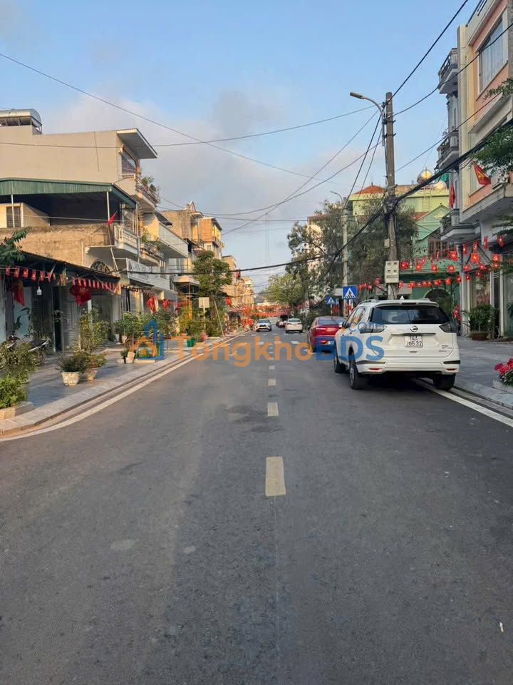 Nhà Phố Cột 5, Hạ Long 57m² - Hơn 3 Tỷ, Sát Biển, Sẵn Ở/Đầu Tư