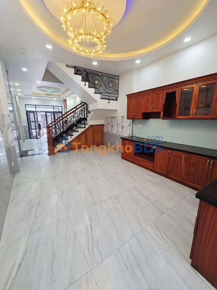 Nhà Cho Thuê Bình Tân 68m² - Hẻm Xe Hơi, 5PN, Giá 18 Triệu