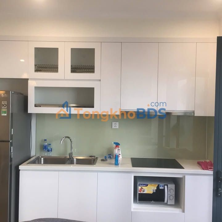 Cho thuê căn hộ Vinhomes 2PN, tầng cao, hướng Đông Nam