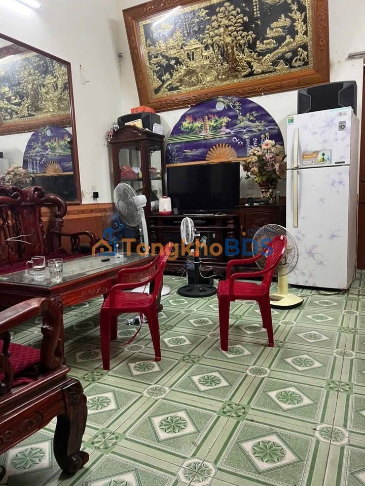 Nhà Phường Hoàng Diệu, Thái Bình 55m² - Ô Tô Đỗ Cửa, Giá 1 Tỷ