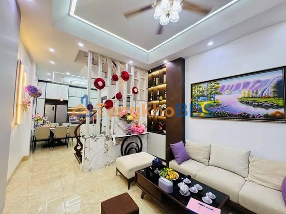 Nhà 37m² Hai Bà Trưng, Full Nội Thất, Sát Ô Tô - Giá 9.78 Tỷ