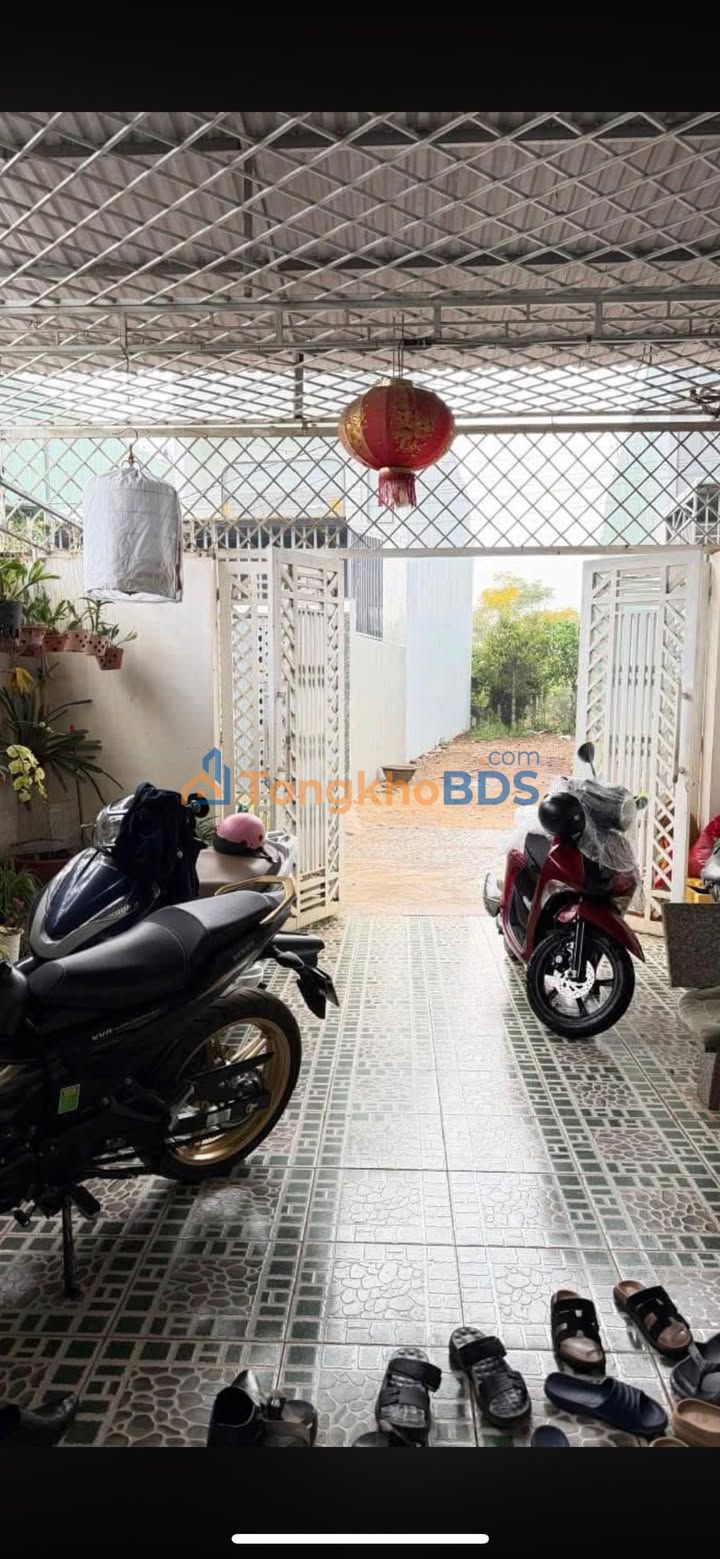 Nhà An Dương Vương Pleiku 185m² giá 1,59 tỷ - Ô tô vào tận nhà