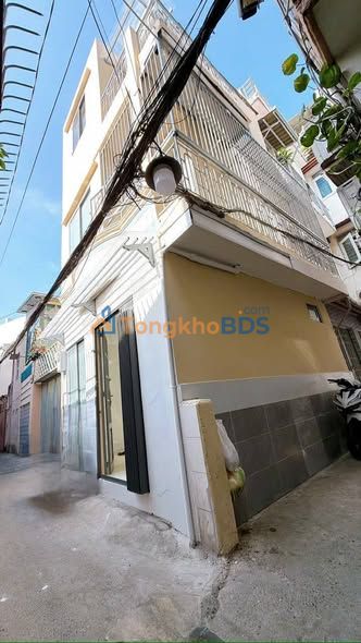 Nhà 3 Lầu, Hẻm Xe Hơi Quận 4 - Gần Phố Ẩm Thực Chợ 200