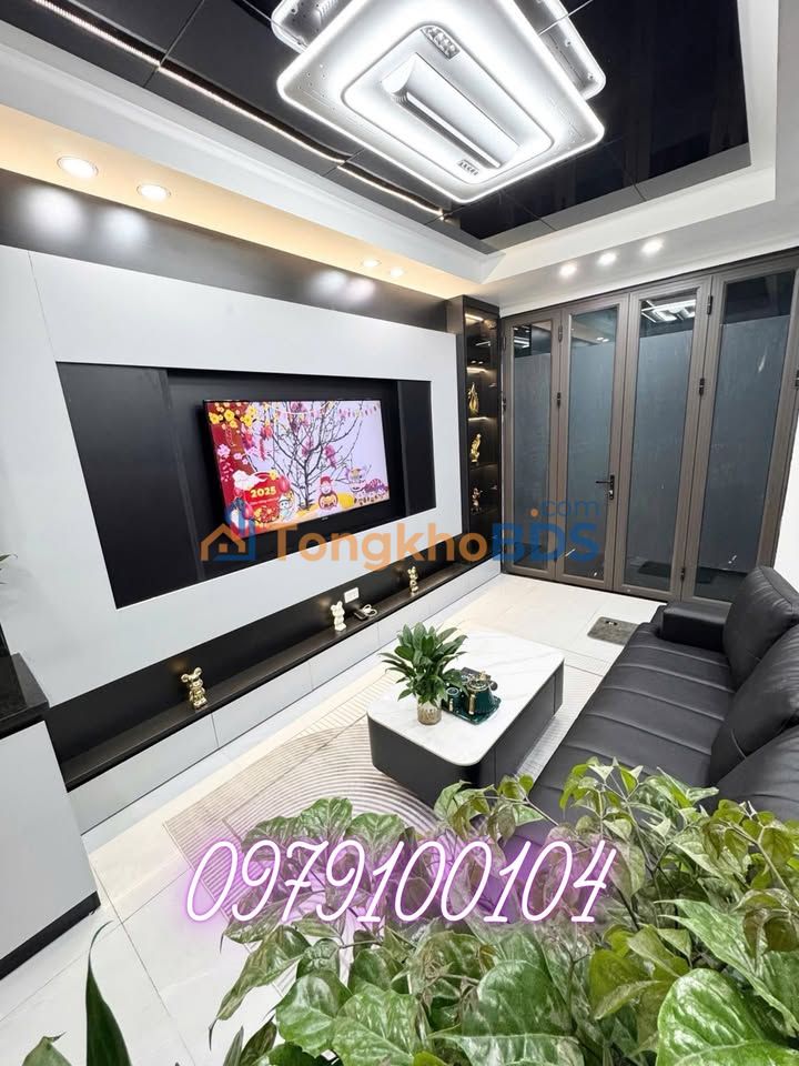 Nhà 35m² Thanh Trì 4 Tầng - Ô tô đỗ cửa - Giá 4.x Tỷ
