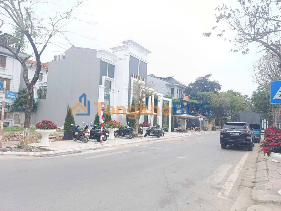 Đất Vĩnh Yên View Hồ Sinh Thái, Góc 2 Mặt Tiền Kim Ngọc - Điện Biên Phủ, 377.7m²