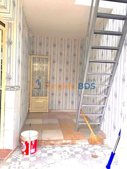 Nhà 60m² Sổ Hồng Riêng, Hẻm Xe Hơi Q9 Giá 2 Tỷ - Sẵn Sàng Đón Tết