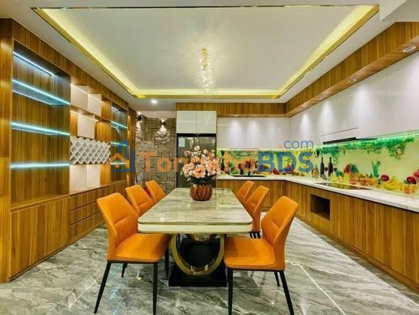 Nhà 6 Tầng Thang Máy Phú Thượng, Tây Hồ - 33m², 8 Tỷ, Ô Tô Tránh Sát Nhà