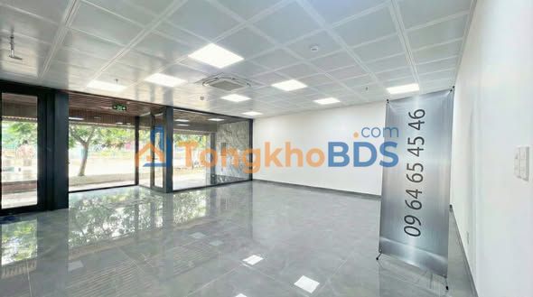 Cho thuê tòa nhà 7 tầng mặt tiền 10m - Cầu Giấy - 100m²