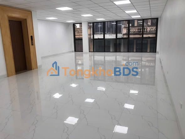 Văn phòng Chùa Láng 108m² 15 triệu - Sẵn sàng làm việc
