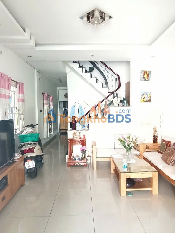 Nhà Mặt Tiền Thủ Đức 104m² - Sổ Hồng Riêng - 9.2 Tỷ