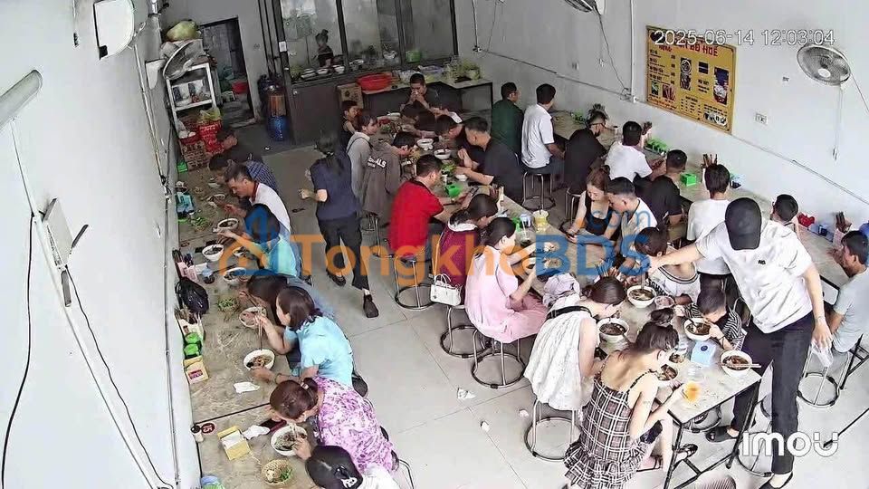 Cho thuê mặt bằng kinh doanh Minh Khai, Vinh 93m² - Sẵn sàng hoạt động