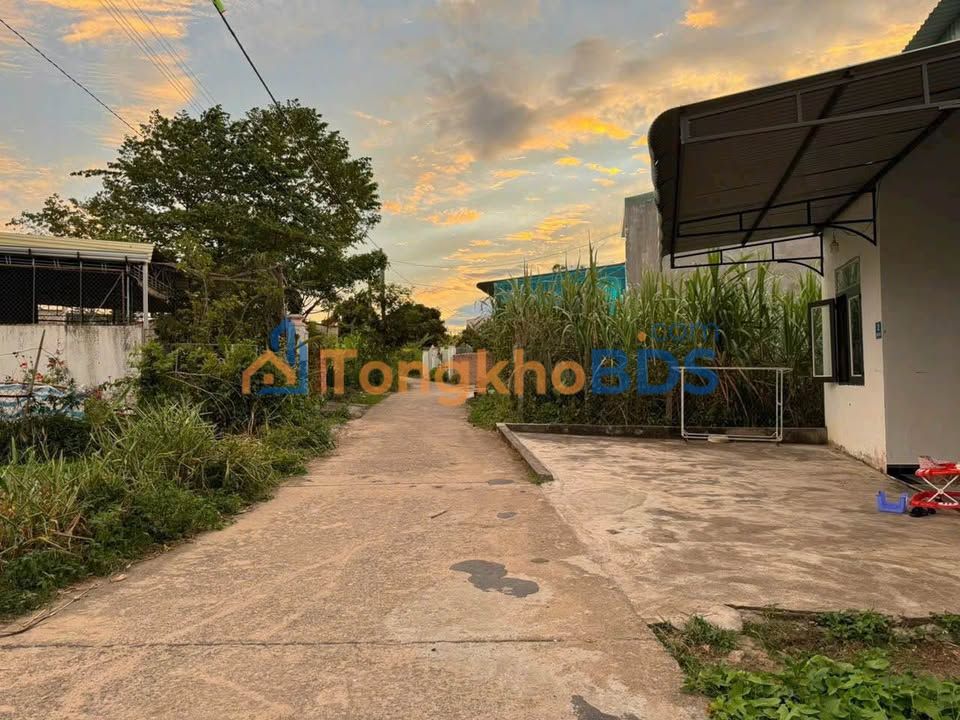 Bán đất 125m² đường Lương Ngọc Quyến, Kon Tum - Sổ hồng thổ cư, giá chỉ 3xx triệu