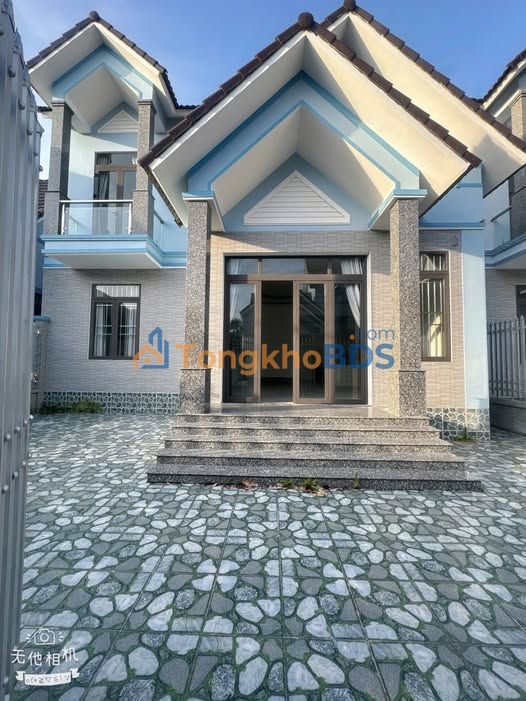 Nhà 1 Trệt 1 Lầu P8 Vĩnh Long - 168m² Sổ Hồng, Ô Tô Vào Sân