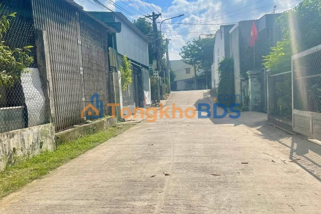 Đất Vàng Hẻm Đường Dẫn Thạch Bích, Sơn Tịnh - 100m², Sổ Đỏ Sẵn Sàng