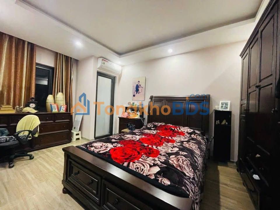 Nhà Phố Văn Cao, Ba Đình 60m² 6 Tầng Thang Máy - View Hồ Tây