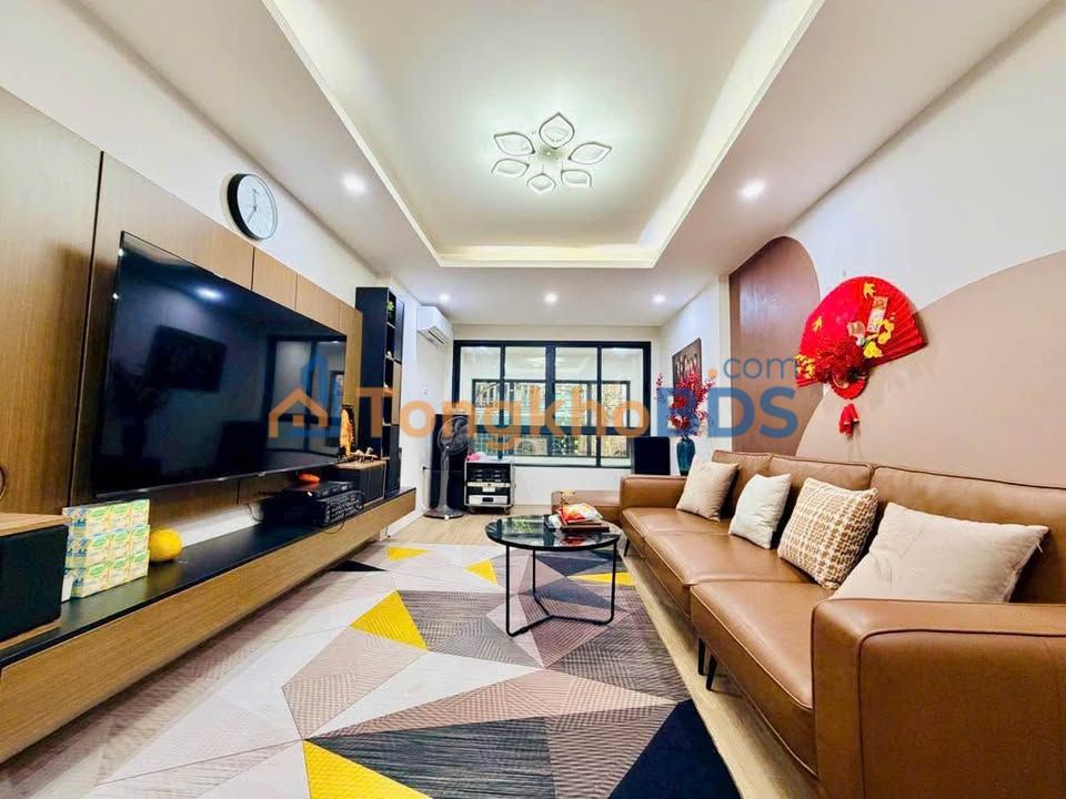 Nhà Phố Nguyễn Lân, Thanh Xuân - 40m², 6 Tầng Thang Máy, Sổ Đỏ
