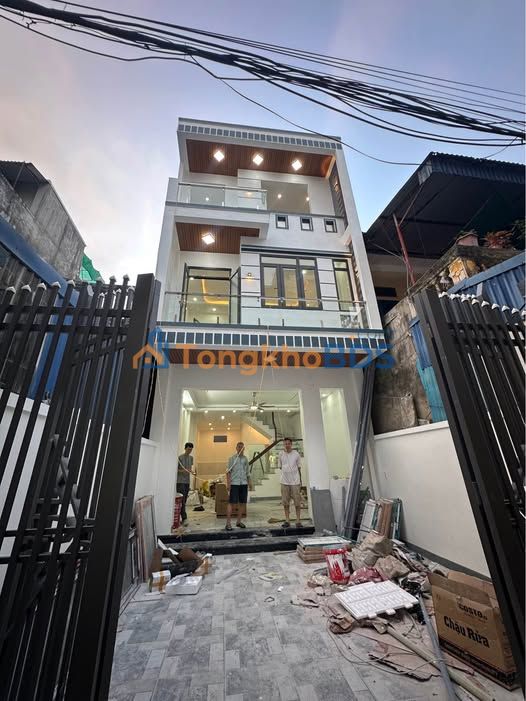 Nhà 3 Tầng 82m² Tô Hiến Thành, Nam Định - Sẵn Sàng Dọn Vào Ở Ngay!