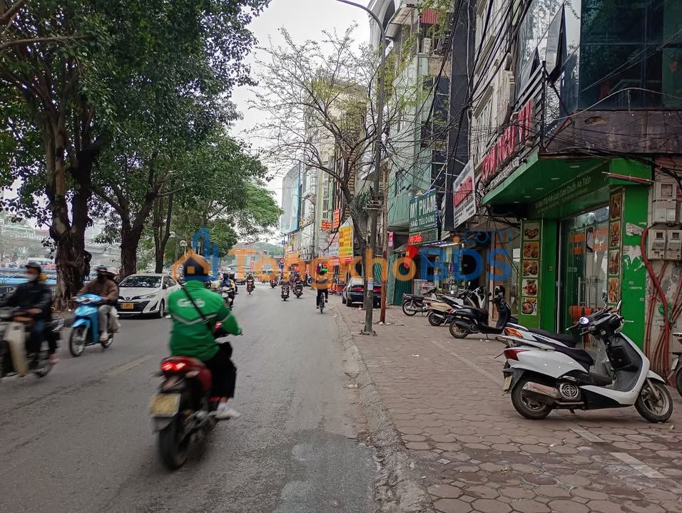 Nhà Mặt Phố Ngã Tư Sở 40m² - Giá 8 Tỷ - Chủ Cần Bán Gấp