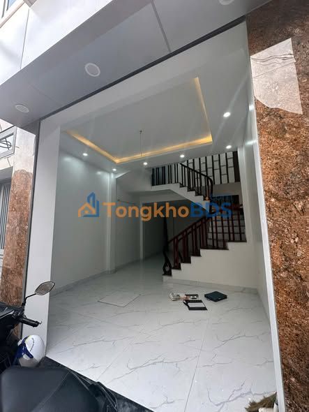 Cho Thuê Nhà Nguyên Căn 220m² 5 Tầng Tại Văn Điển - Sẵn Sàng Ở Ngay!