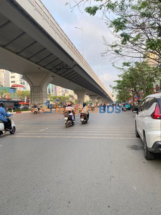 Nhà Lô Góc 3 Mặt Thoáng Đại La, Hai Bà Trưng - 37m² x 5 Tầng