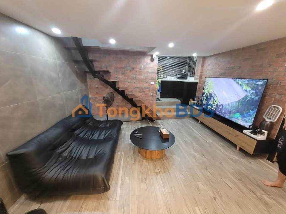 Nhà Phó Đức Chính 35m² 2 tầng lửng - Vị trí đắc địa, full nội thất