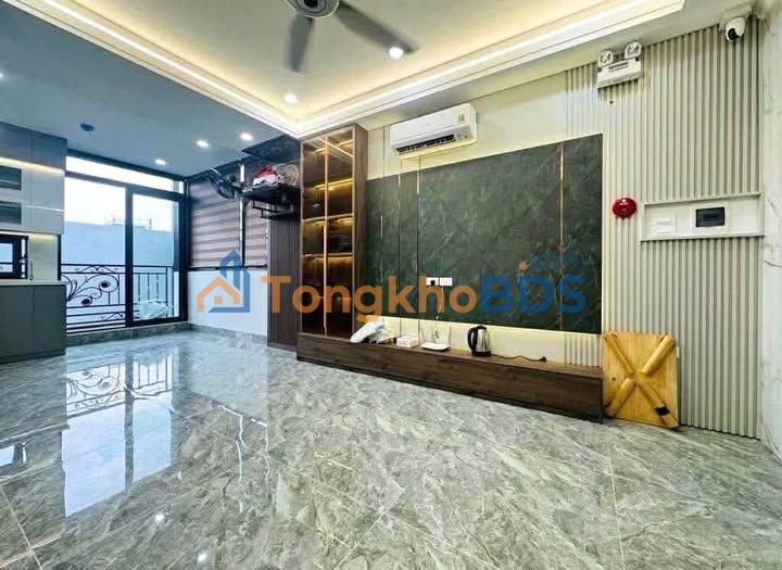 Nhà 6 Tầng Thang Máy Cầu Lạc Trung, Hai Bà Trưng - 43m², 12 Tỷ