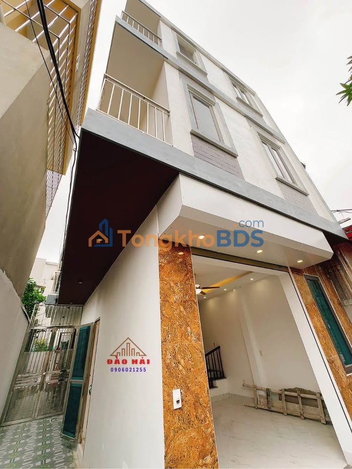 Nhà 3 tầng Tiền Phong 42m² 2.1 tỷ - Chính chủ, ô tô gần