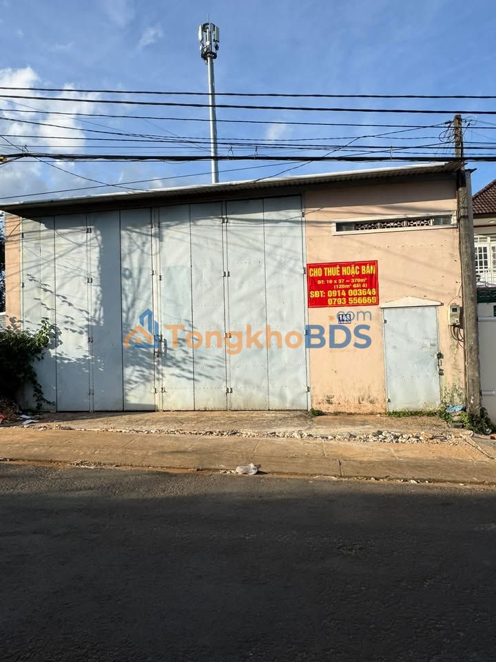 Cho thuê kho xưởng 370m² mặt tiền Lê Thị Hồng Gấm, Pleiku - Sẵn sàng hoạt động