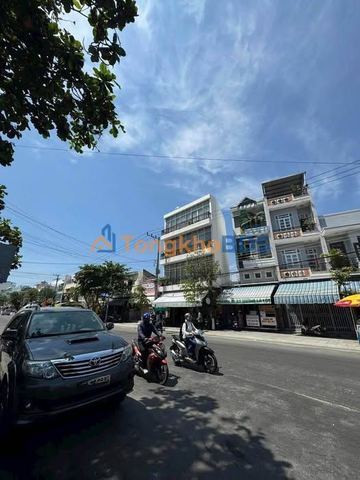 Cho thuê mặt bằng kinh doanh du lịch 300m² mặt tiền biển Nha Trang - Giá 150 triệu
