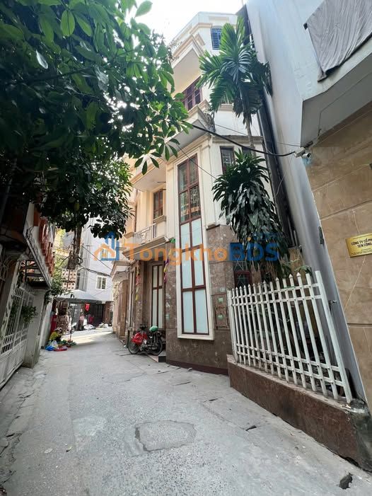 Nhà riêng Thụy Khuê 30m² sổ hồng, ngõ nông gần phố - Giá 10.9 tỷ