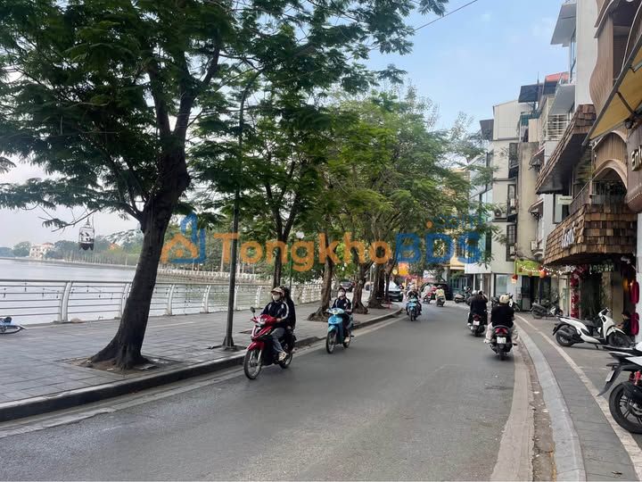 Nhà 44m² Nguyễn Đình Thi, Tây Hồ - 3 bước ra Hồ, Kinh doanh đắc địa