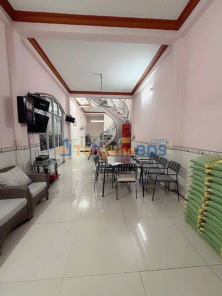 Nhà phố Bà Điểm QL22 88m² giá 6 tỷ - Mặt tiền kinh doanh