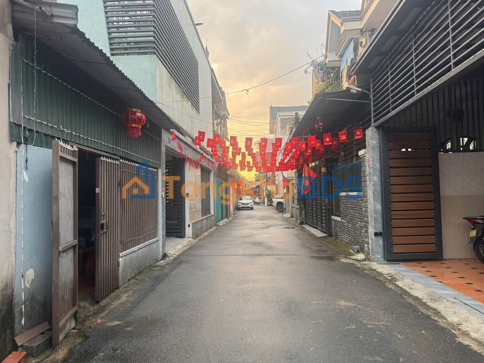 Nhà 2 Tầng Trung Tâm TP Vinh, 65m², 3PN - Giá 2 Tỷ