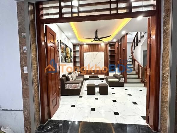 Nhà Tây Hồ Lạc Long Quân 35m² 9 tỷ - Sẵn sàng ở ngay