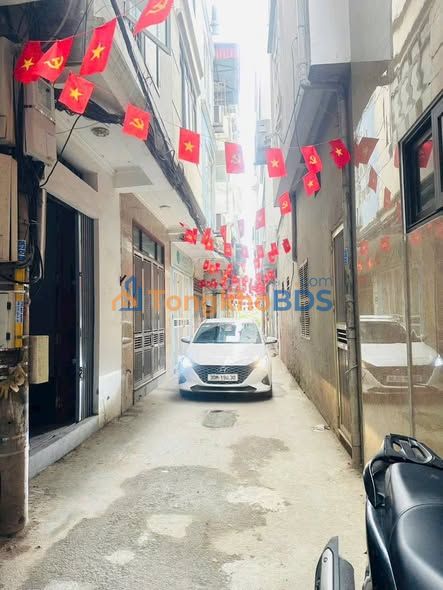 Nhà riêng Đức Thắng Bắc Từ Liêm 30m² 7 tỷ - Ô tô vào nhà